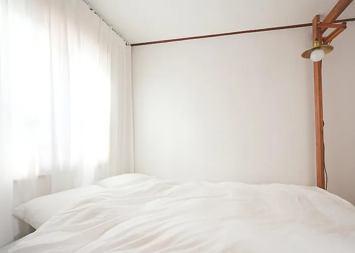 Maru 3br Line 2 Near Gangnam Kspo Dome And Lotte World Tower * Seoul