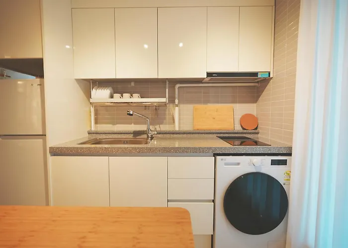 Maru 3br Line 2 Near Gangnam Kspo Dome And Lotte World Tower * Seoul