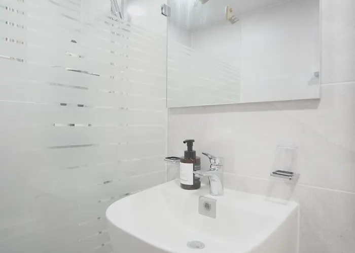 Maru 3br Line 2 Near Gangnam Kspo Dome And Lotte World Tower Apartment *